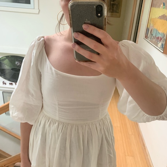 Beautiful Kara Thoms The Bellflower Dress in white linen - Picture 3 of 5